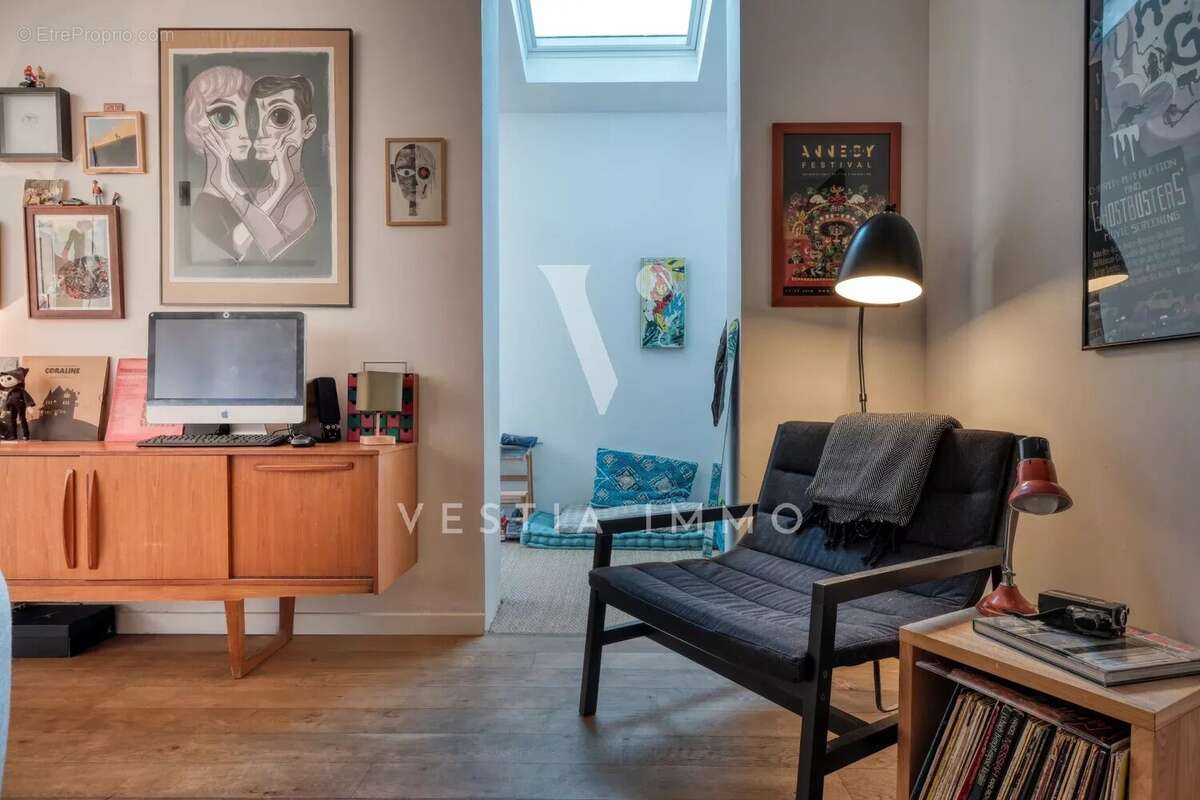 Maison atypique rénovée – 108 m² au sol – 4 chambres – cour privée - photo 5