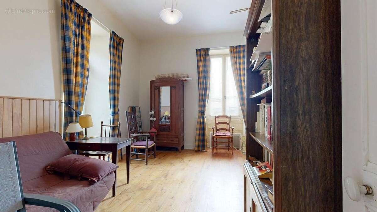 Maison au coeur d'un des plus beaux villages de France, à rénover, avec appartement indépendant et garage - photo 5
