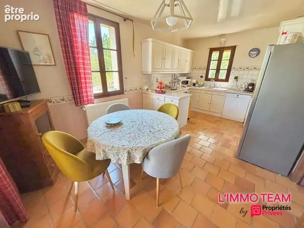 Maison 5 chambres, avec garages et piscine, sur 1.7Ha - vue imprenable - photo 9