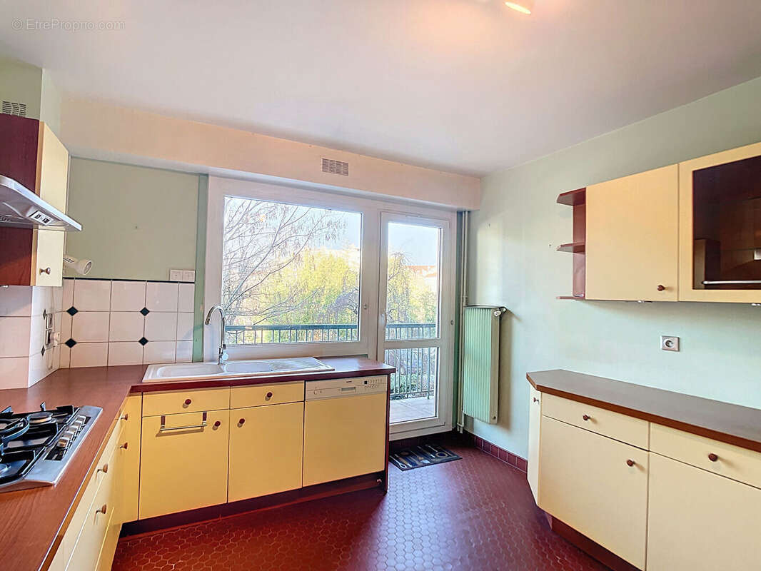 Appartement à FONTENAY-SOUS-BOIS