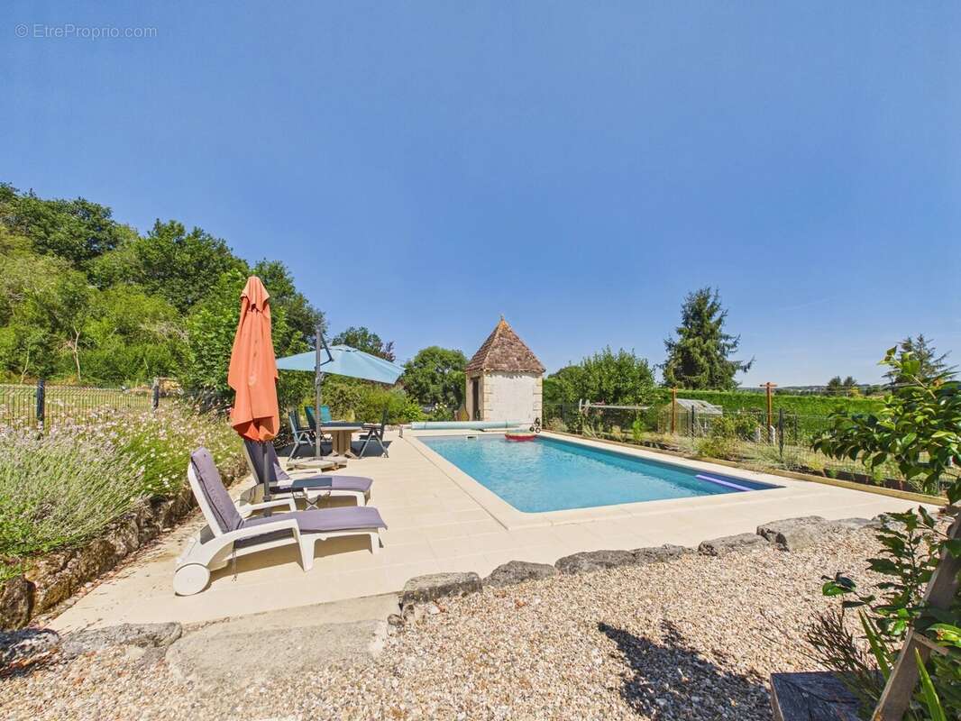 Charmante maison et maison d'amis avec piscines privées et terrasses spacieuses - photo 2