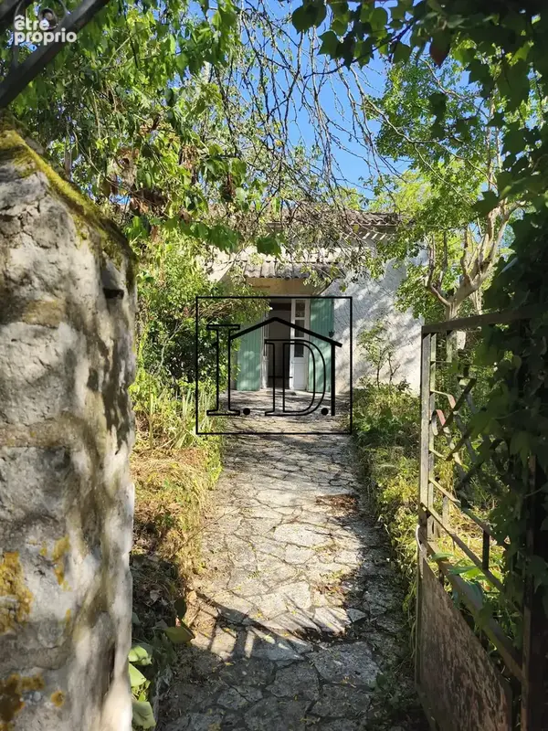 Entrée côté impasse