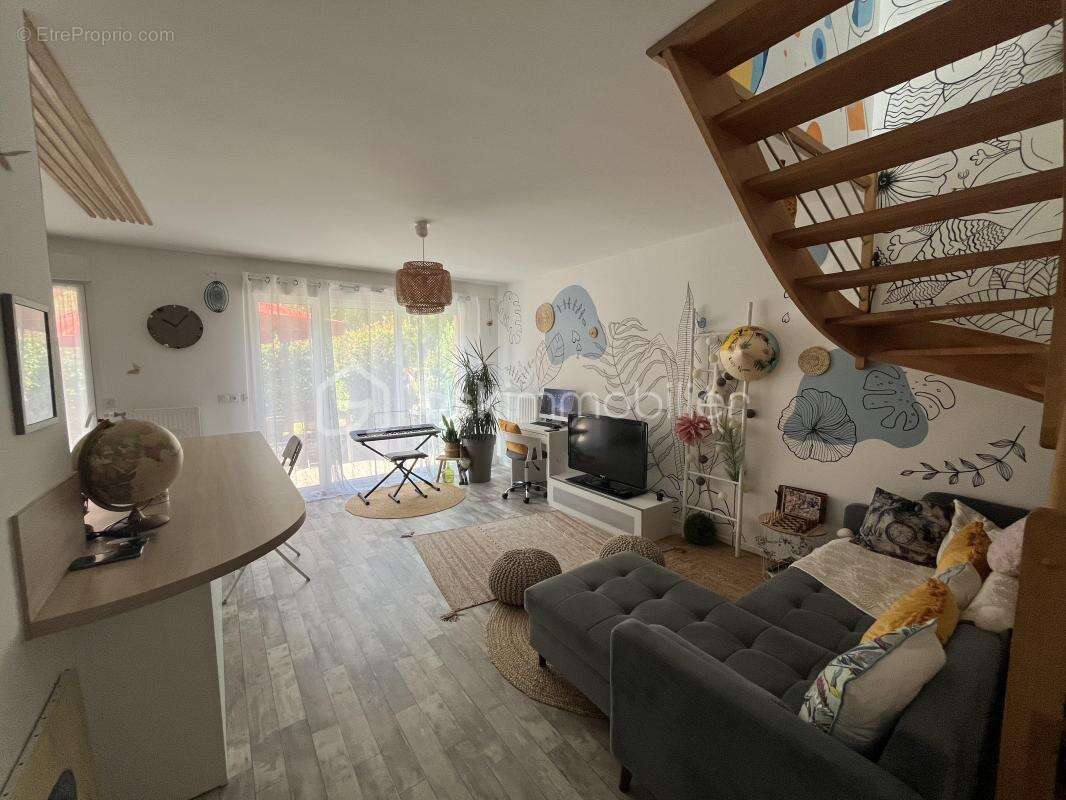 Maison à MONTLOUIS-SUR-LOIRE