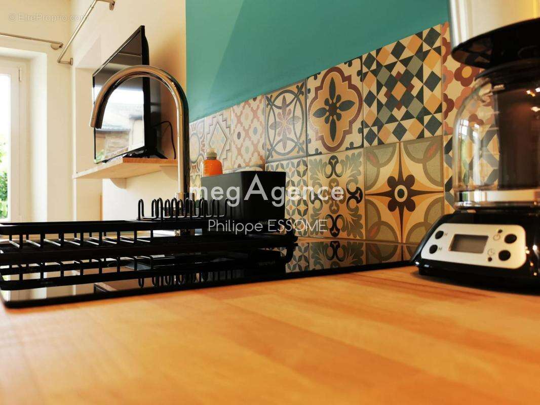 Commerce à SAINT-PIERRE-DE-TRIVISY