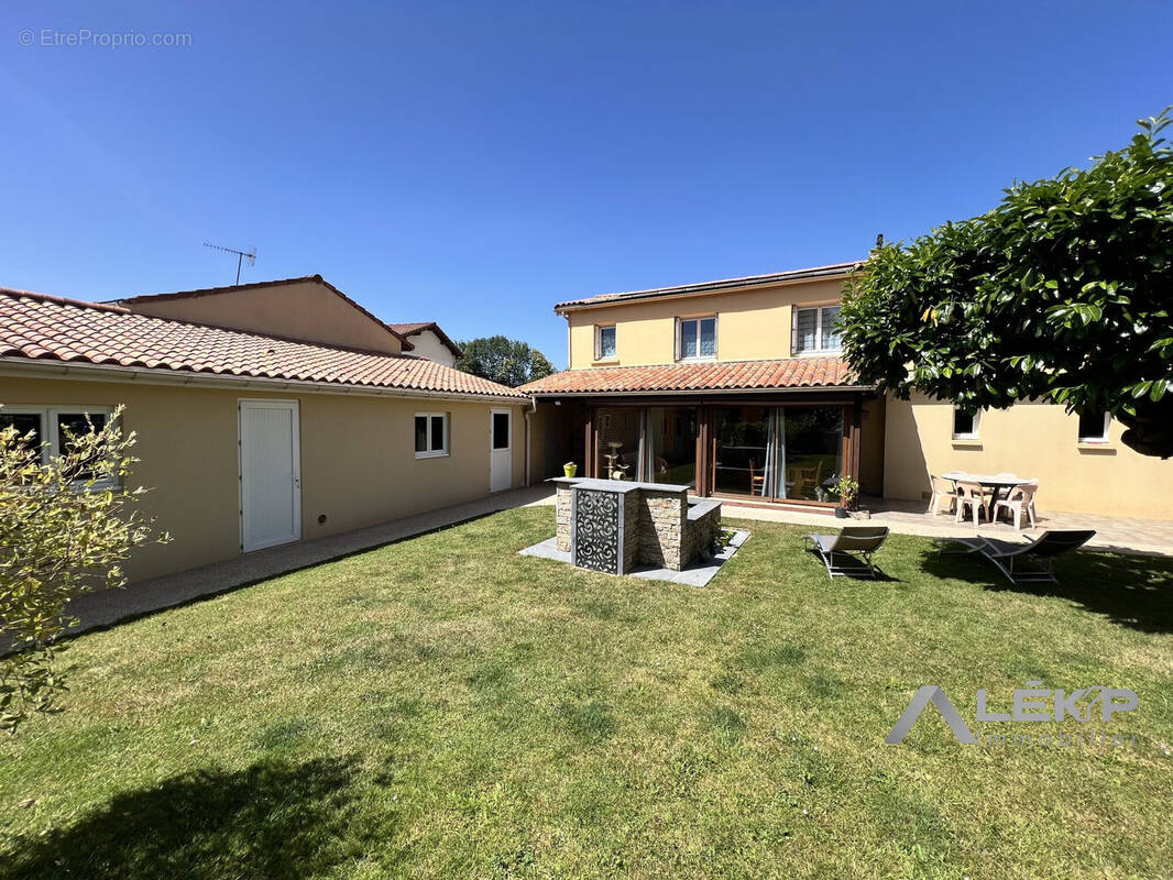 Maison à CERIZAY