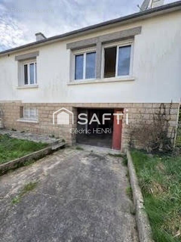 Photo 1 - Maison à CHATEAUNEUF-DU-FAOU