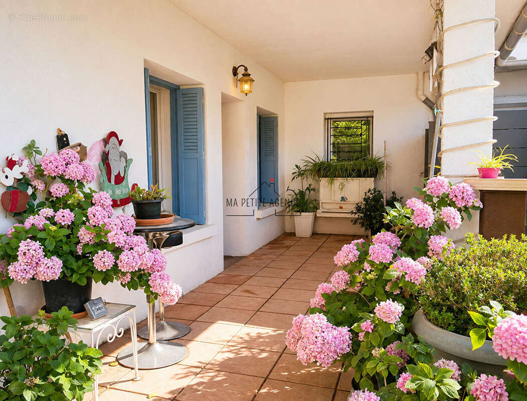 Appartement à LE ROVE