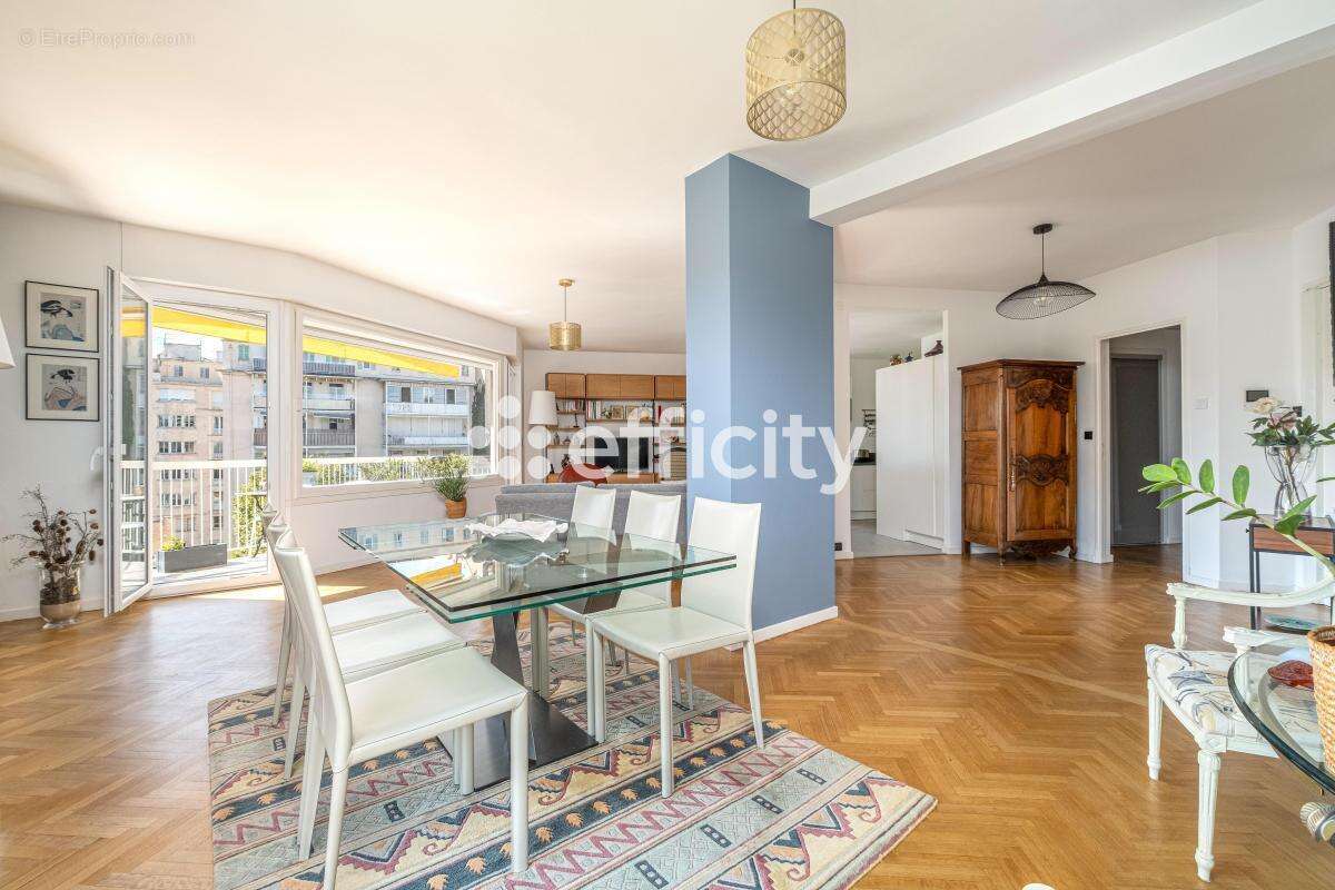 Appartement à MARSEILLE-8E