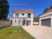 Maison à EVRY-GREGY-SUR-YERRE