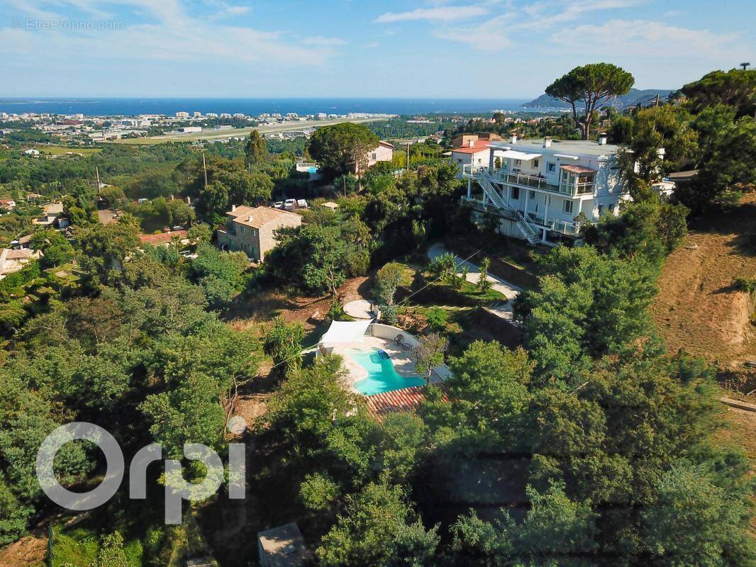 Maison à MANDELIEU-LA-NAPOULE