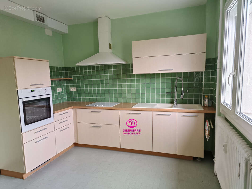 EXCLUSIVITE !!! Le Péage de Roussillon, Appartement 80 m2 habitables environ, avec place de parking et cave. - photo 2