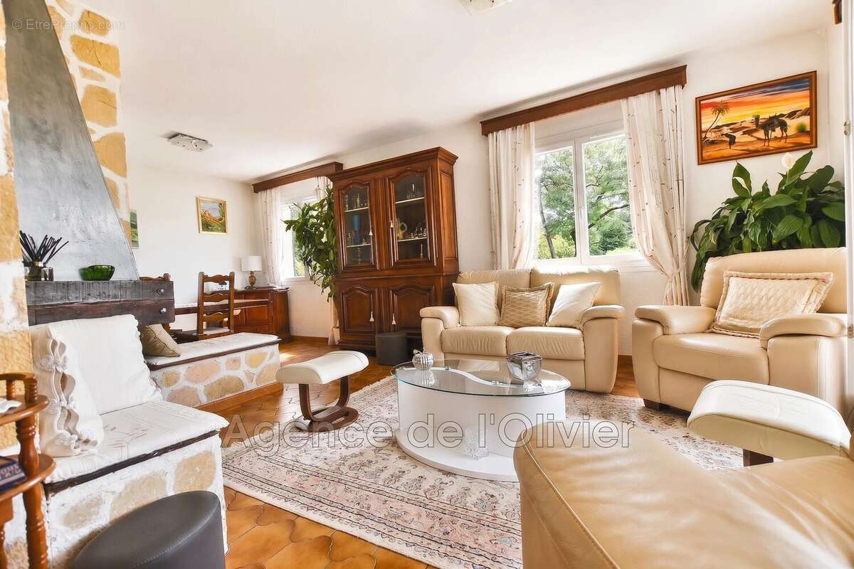 Maison 140 m² à Valbonne  - photo 3