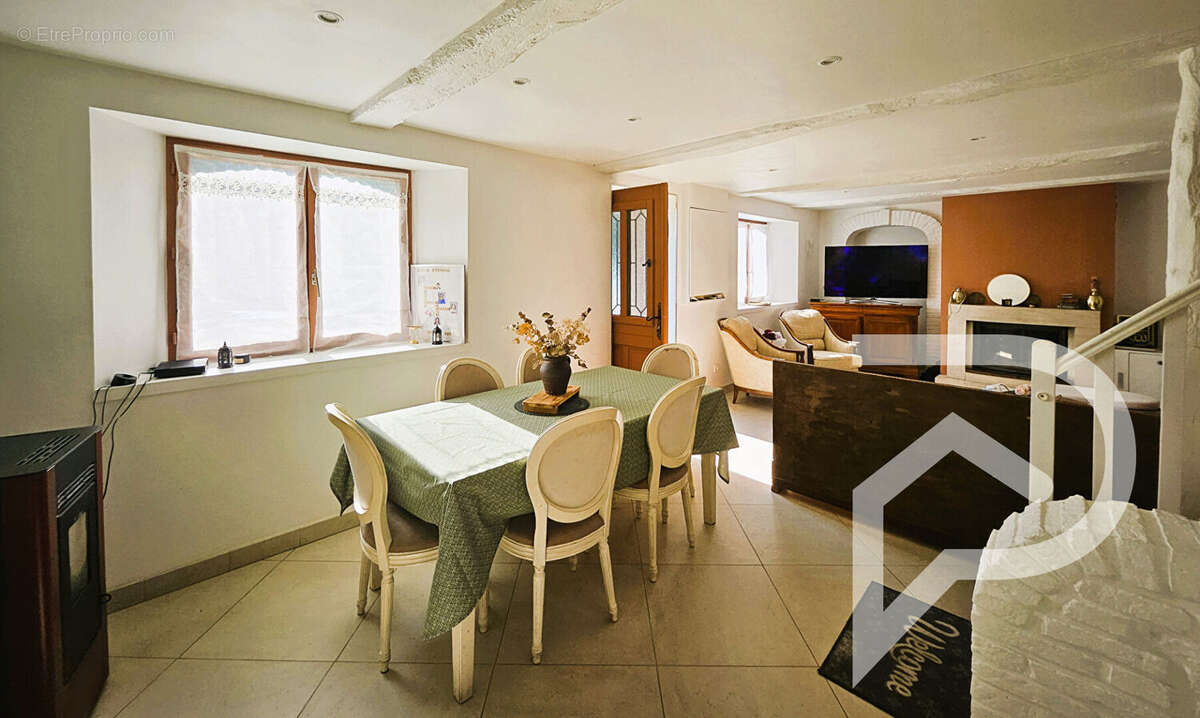 Maison à SAINT-AUBIN-LE-CAUF