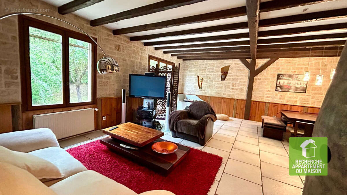 Maison à ANNOISIN-CHATELANS