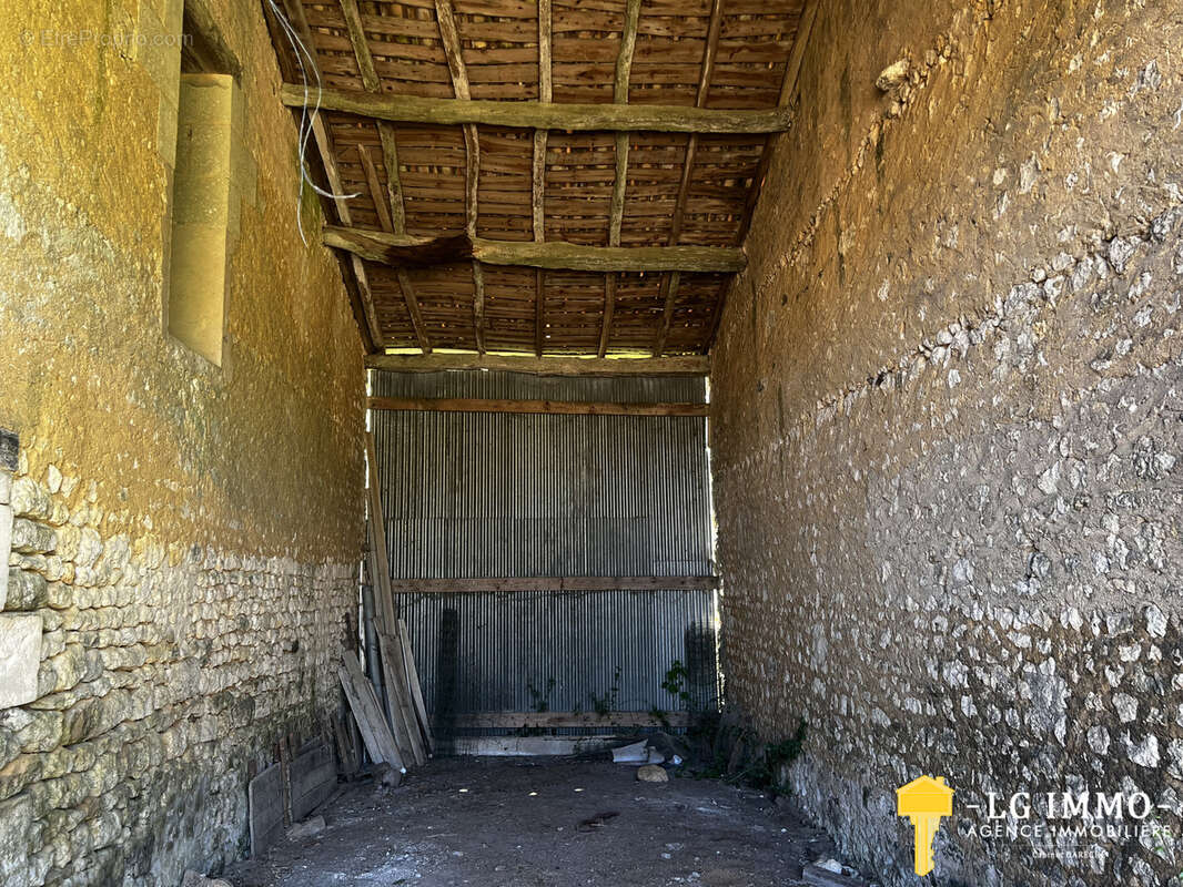 Maison à SAINT-BONNET-SUR-GIRONDE