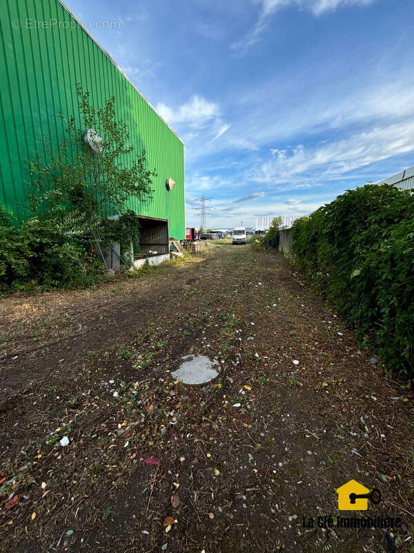 Hombourg   Local d'activité de 270 m2 avec fort potentiel d'aménagement - photo 10