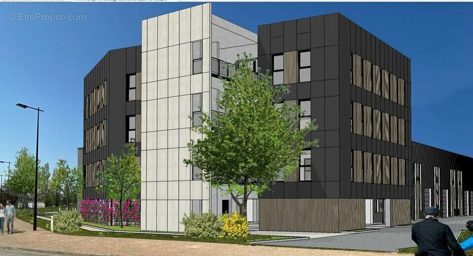 Commerce à MONTLUEL