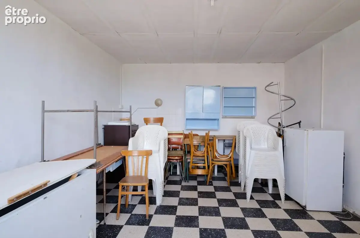 Commerce 518 m² à vendre à Beaucaire (30300) - photo 9