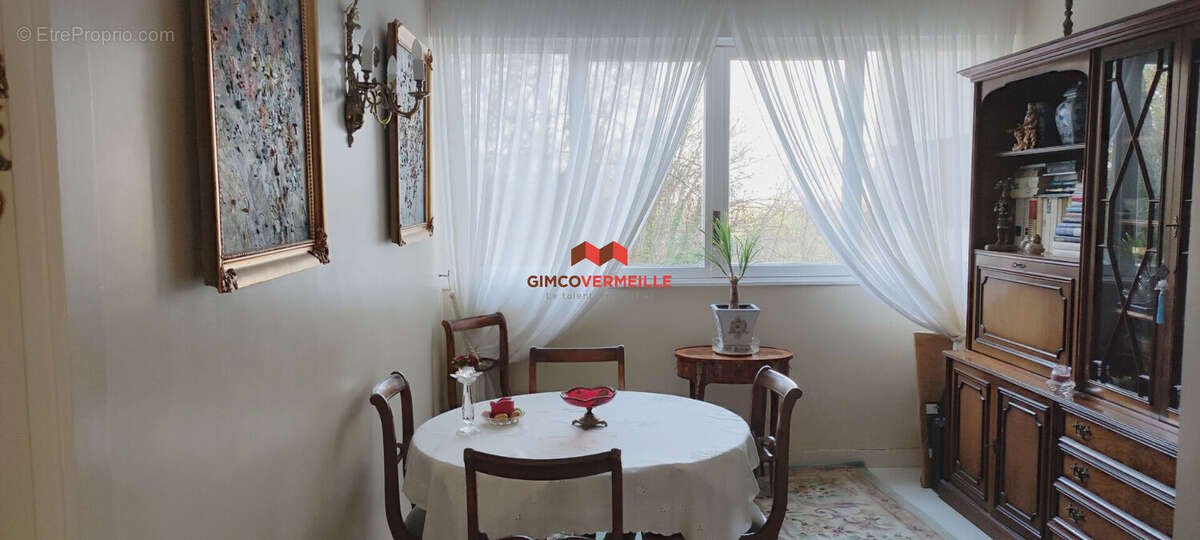 Appartement à LA CELLE-SAINT-CLOUD