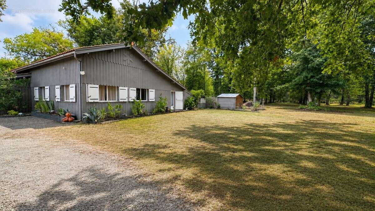 Propriété à vendre 215m² SAINT JEAN D'ILLAC (33) - photo 8