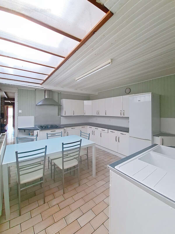 Maison à QUIEVRECHAIN
