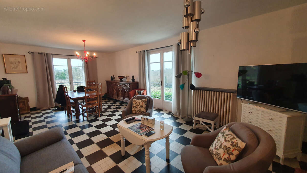 Maison à SAINT-LOUBOUER