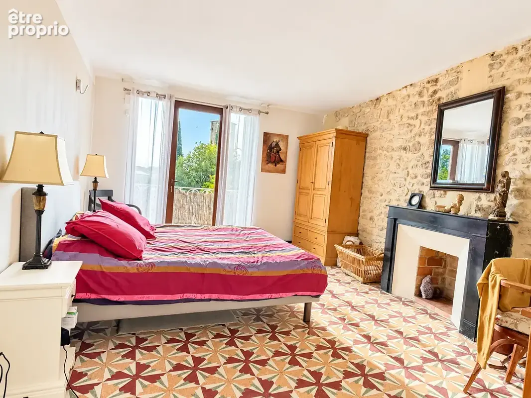VILLEVIEILLE, RARE en hyper centre , Belle maison de type T5, atelier d'artiste, remise, Beau patio, cuisine d - photo 5
