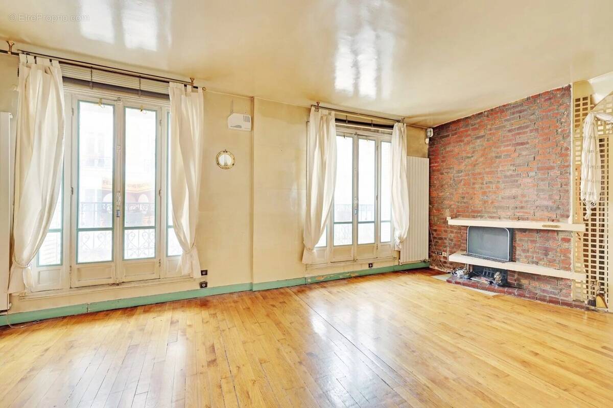 Appartement à PARIS-18E