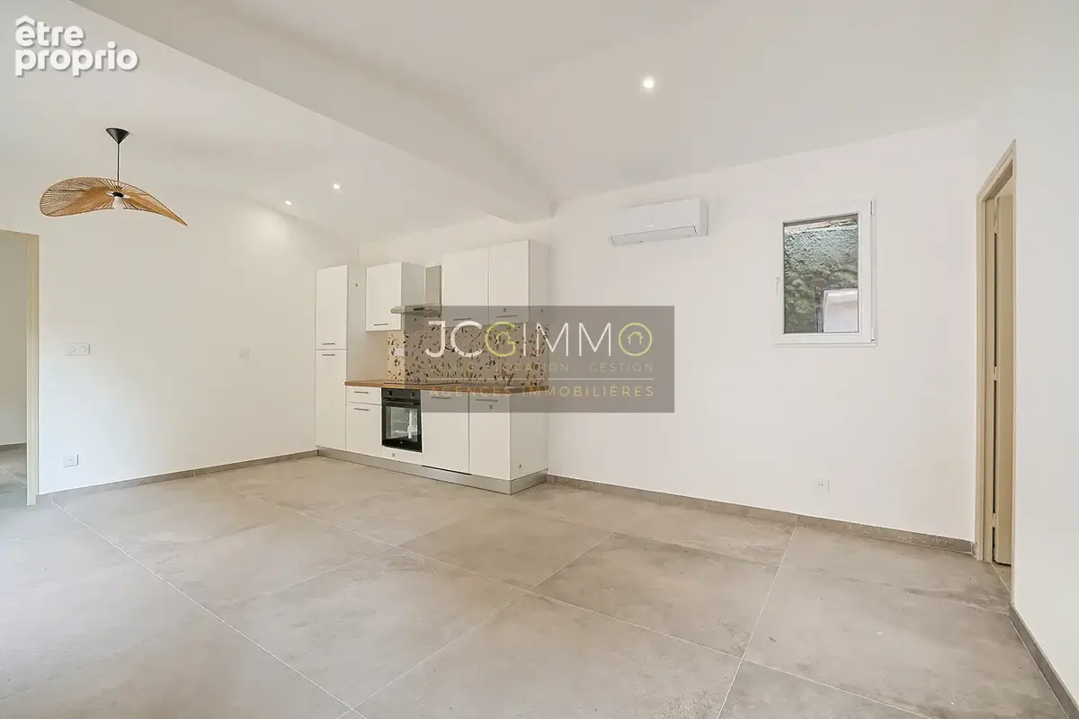 Maisonnette entièrement rénovée avec terrasse ! - photo 2