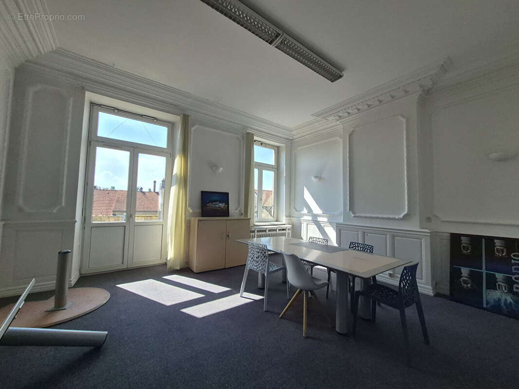 Demeure de prestige - Bureaux - Investissement Patrimonial- Freyming Merlebach - photo 8