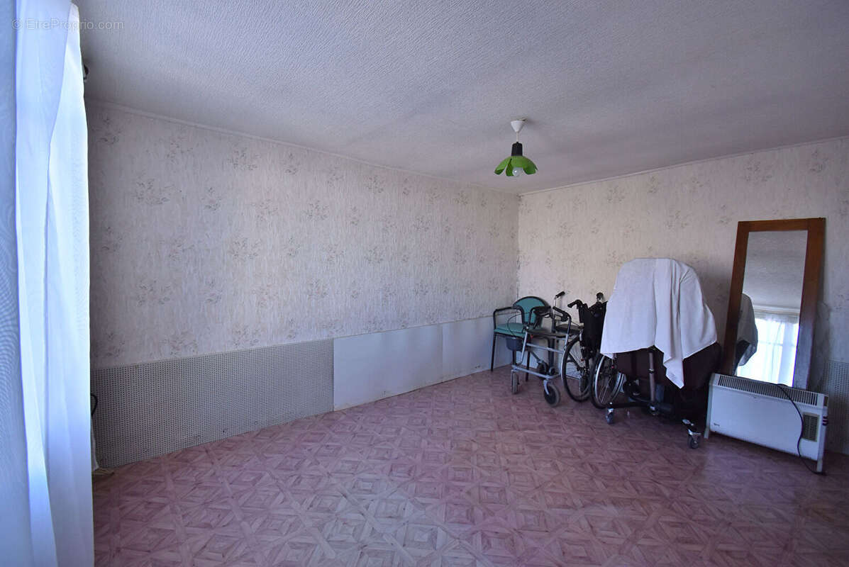 Maison à VAL-D'AUZON