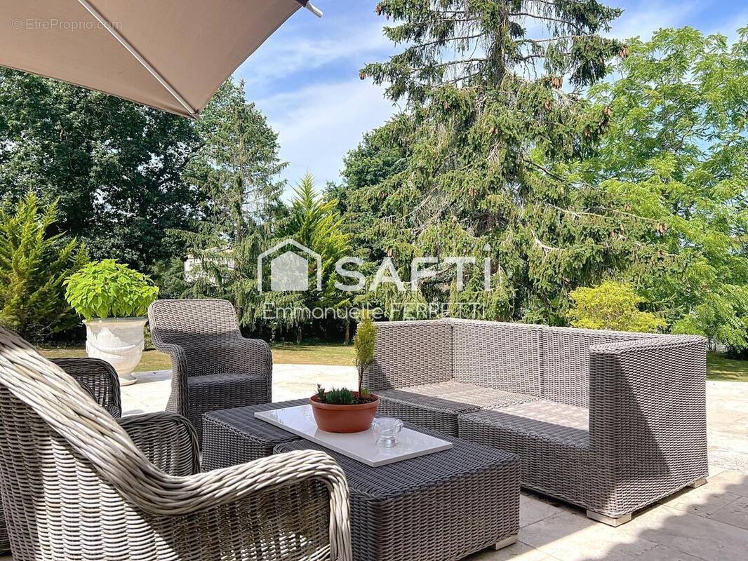 Photo 1 - Maison à MOUTIERS-LES-MAUXFAITS