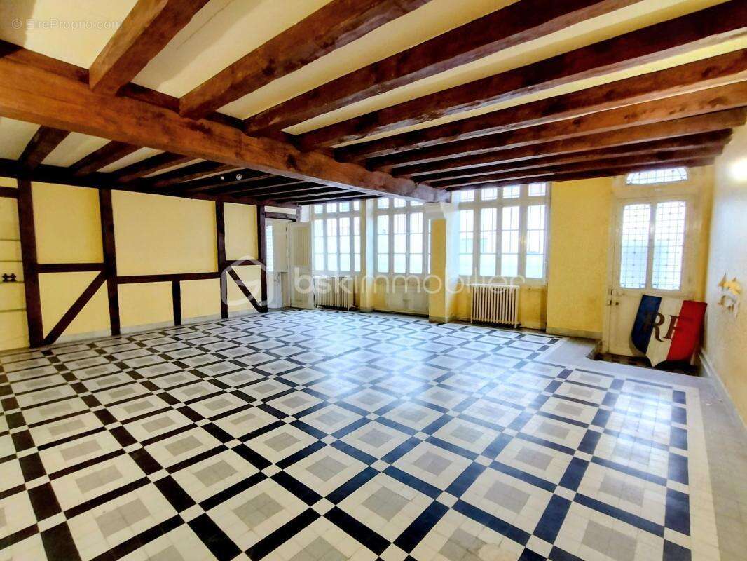 Maison à SAINTE-MAURE-DE-TOURAINE