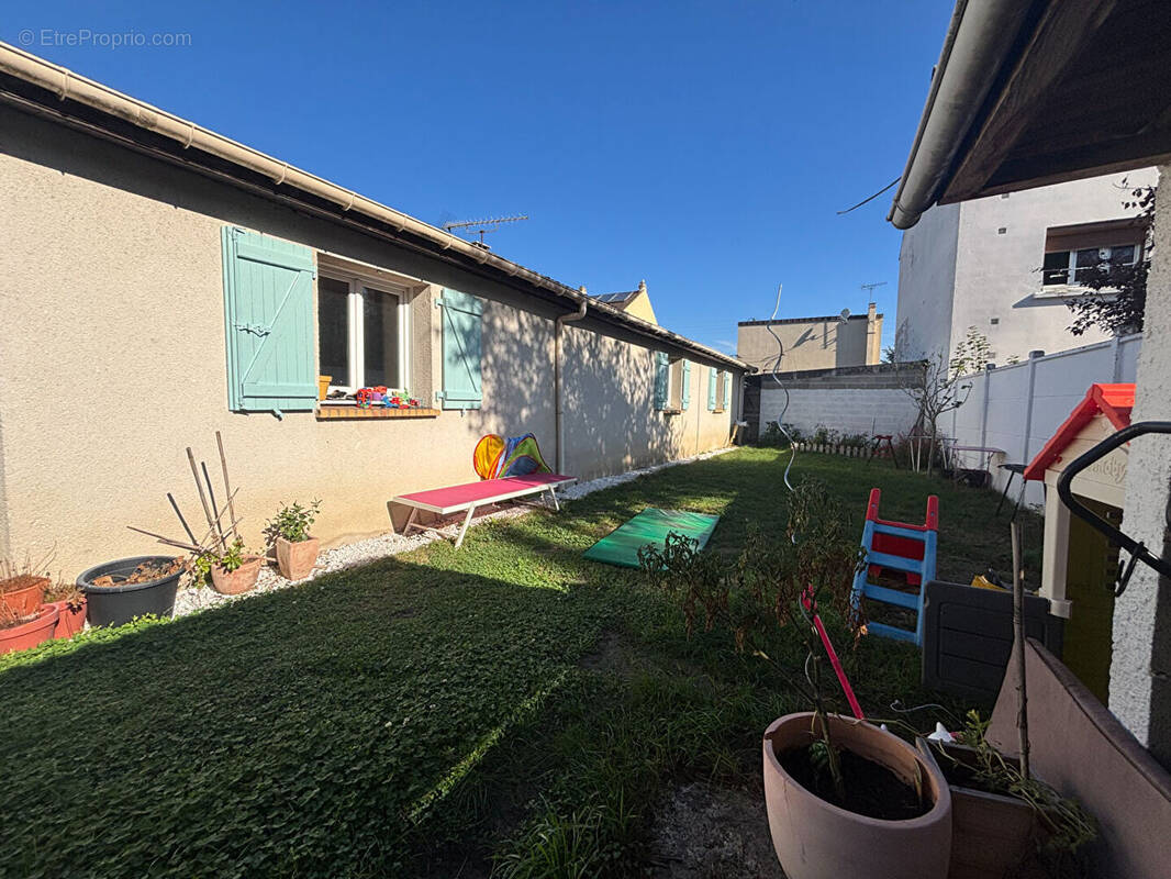Maison à SARTROUVILLE