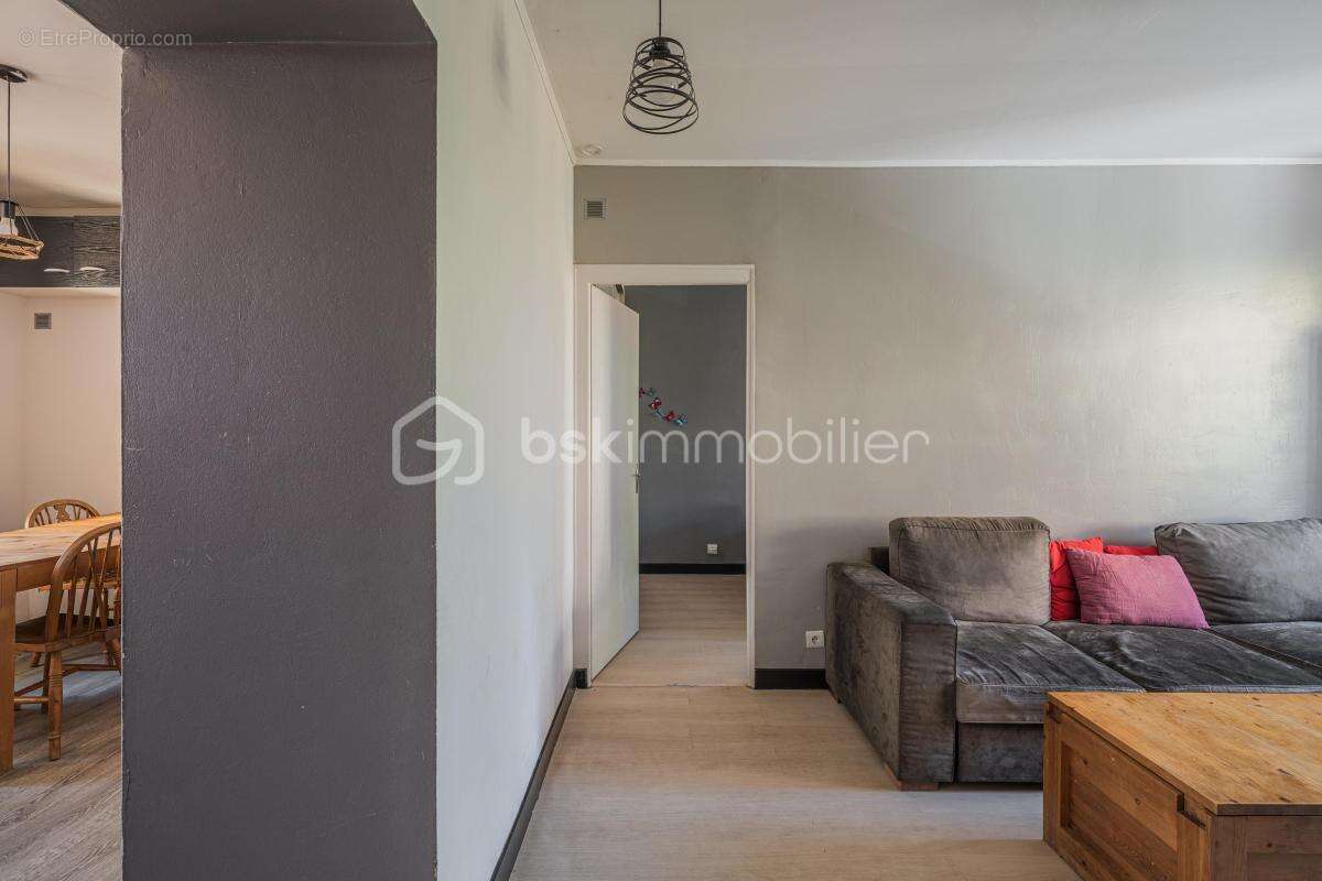 Appartement T3 avec terrasse en plein cœur de Rumilly – Idéal premier achat ou investissement - photo 6