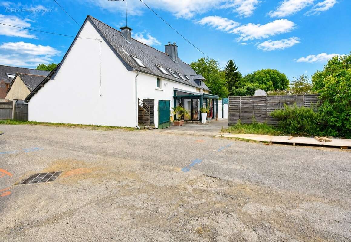 Maison de caractère 120 m² – 5 chambres – Dépendance 50 m² – Proche Rennes - photo 2