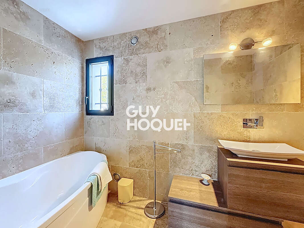 Maison à MOUANS-SARTOUX