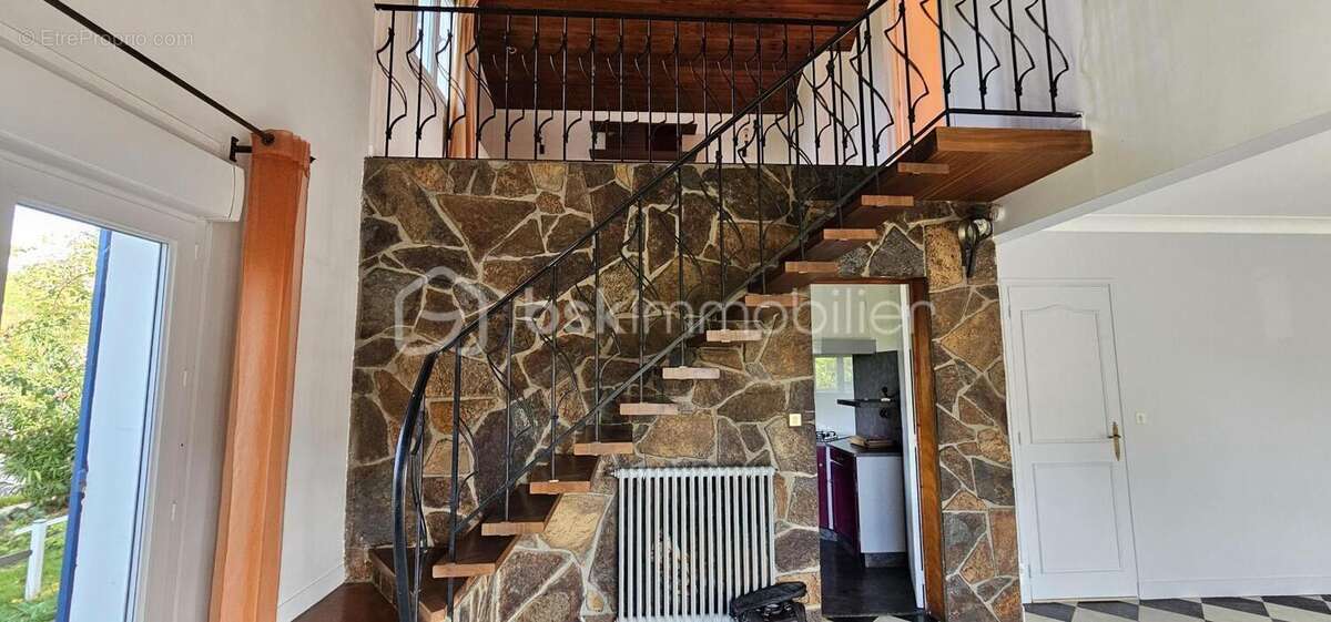 Maison à FLEURY-SUR-ORNE