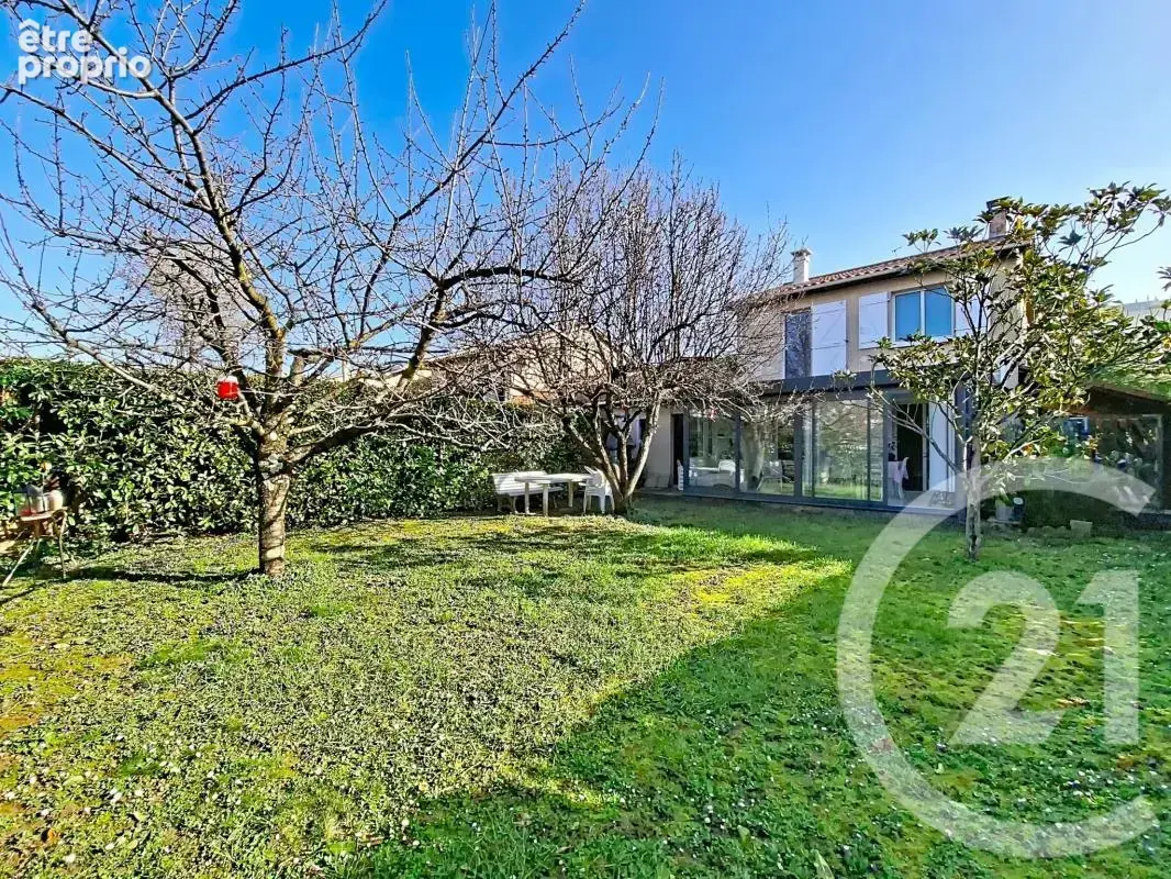 Maison 101 m² à Saint-Fons  - photo 10