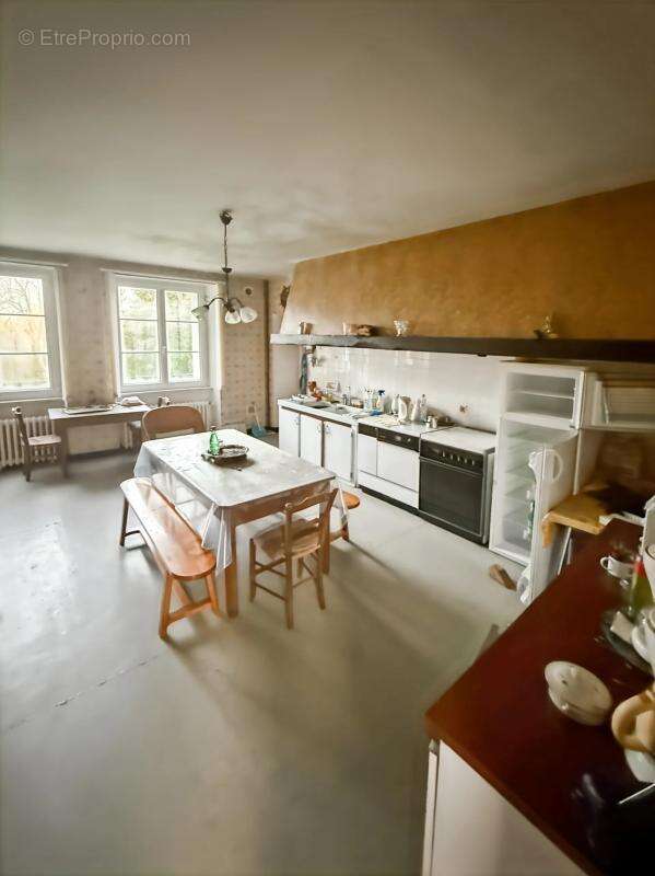 Maison à CHAMPAGNAC-LA-RIVIERE