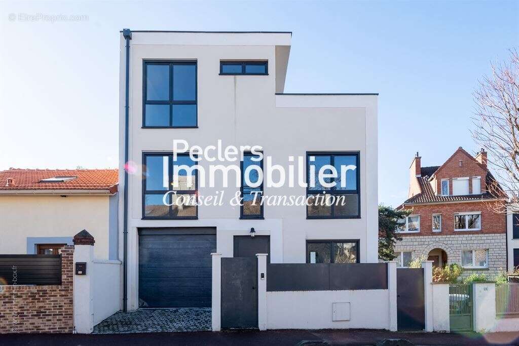 Maison à NANTERRE