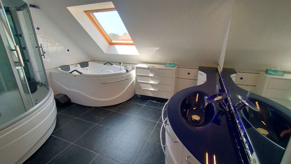 Maison à SAINT-MARTIN-BOULOGNE