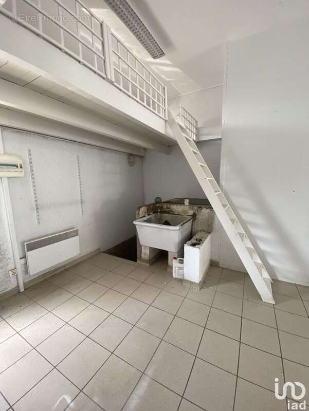 Photo 5 - Commerce à LE PASSAGE