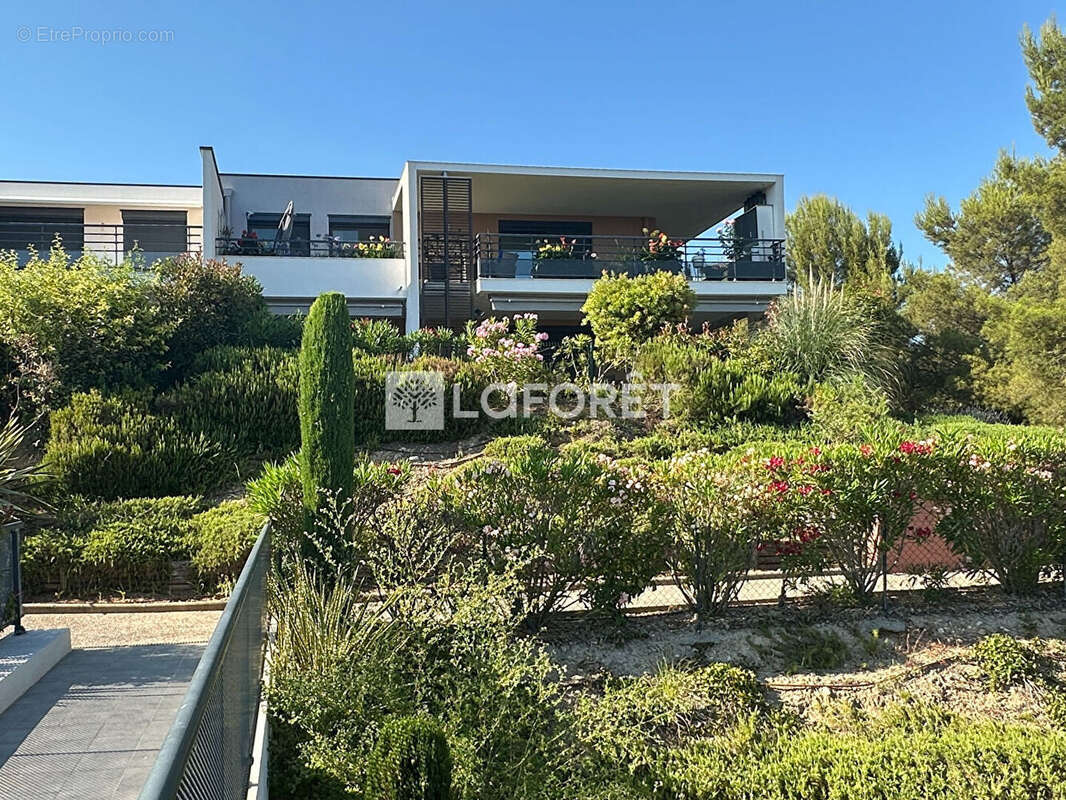 Appartement à SAINT-LAURENT-DU-VAR