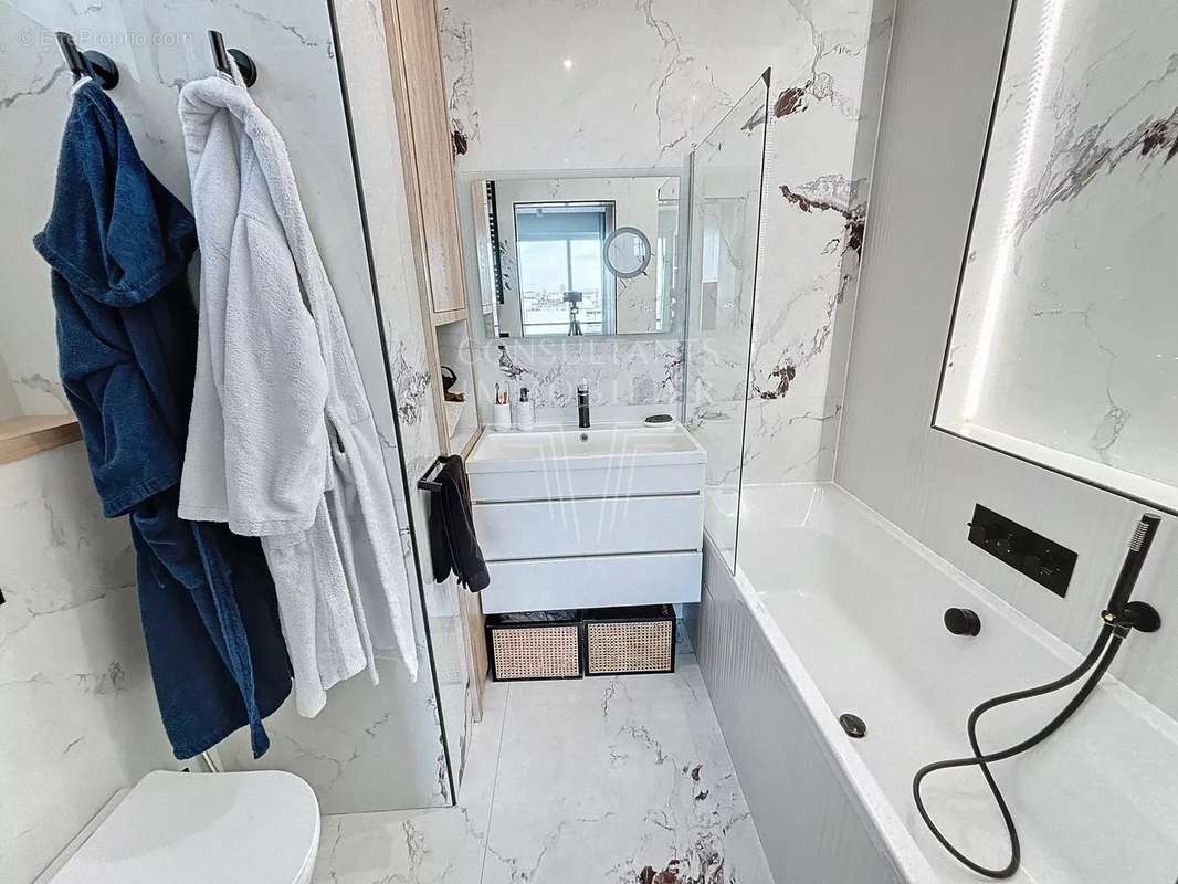 Appartement à NEUILLY-SUR-SEINE