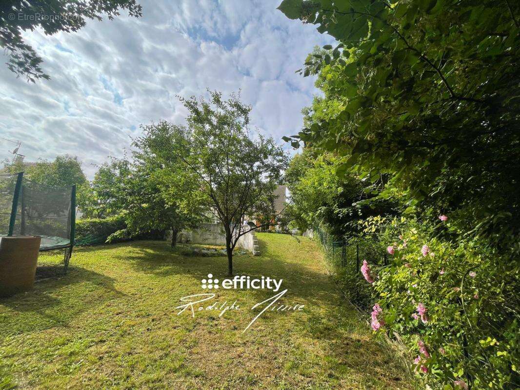 Maison à MONTEREAU-FAULT-YONNE