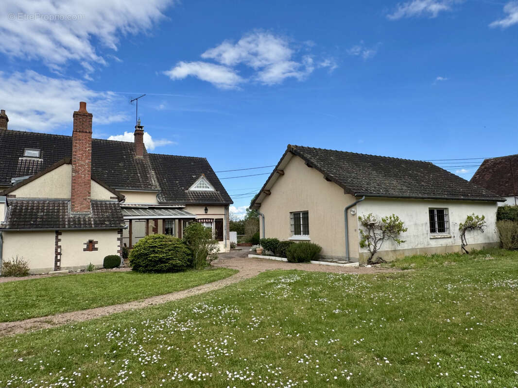 Maison à SAINTE-GENEVIEVE-DES-BOIS