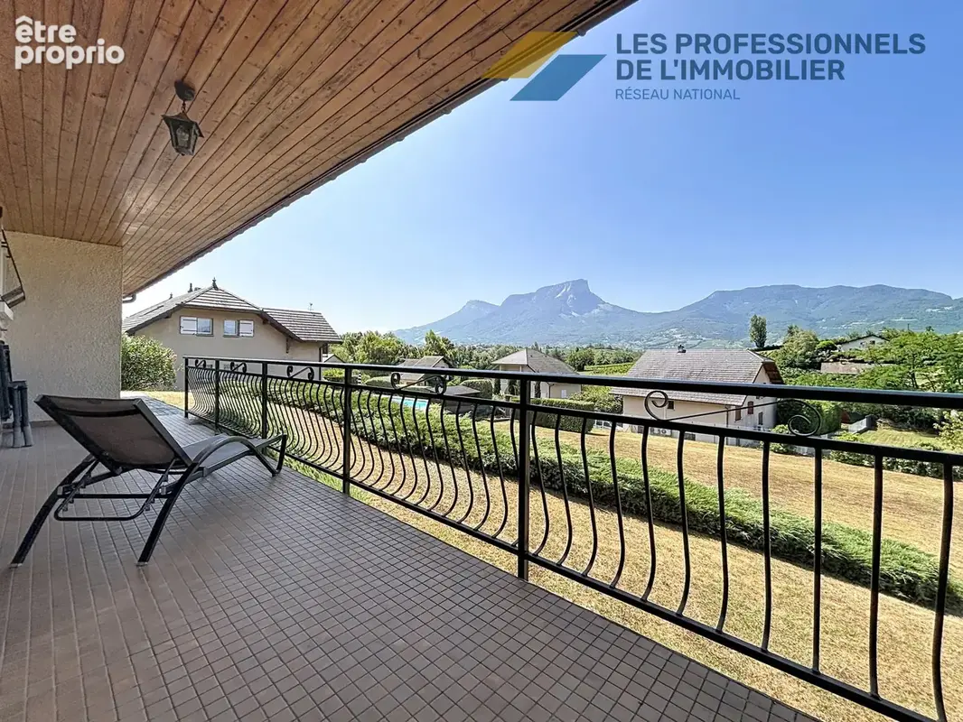 Maison traditionnelle de plain-pied de 129,25 m2 habitable, sur un terrain de 1 760 m2 - photo 2