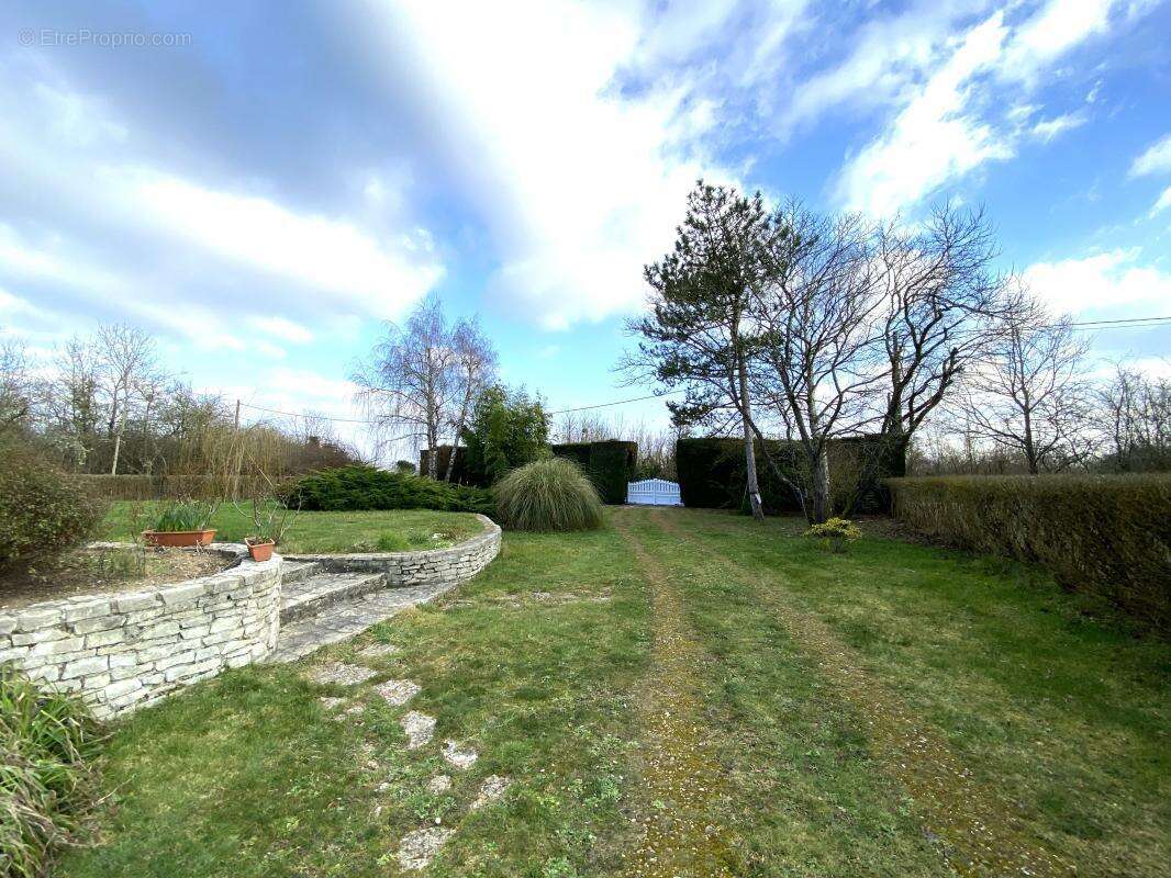 Maison à MOUSSEAUX-SUR-SEINE