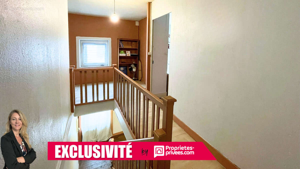 Maison à COURS-LA-VILLE